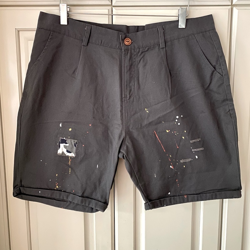 Gray casual Shorts drawing painting 4 pockets men's size 34 100% cotton